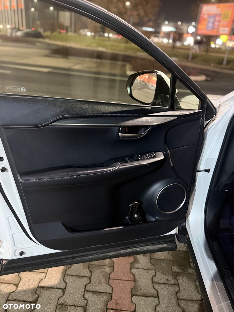 Lexus NX 300h Elegance AWD - 10