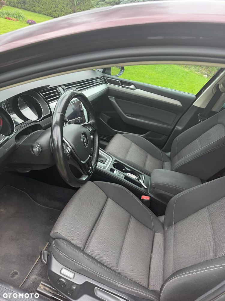 Volkswagen Passat 2.0 TDI SCR DSG Comfortline - 18