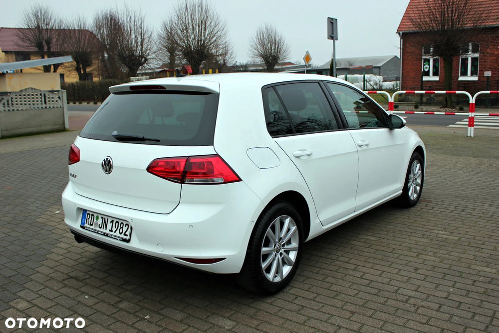 Volkswagen Golf - 33
