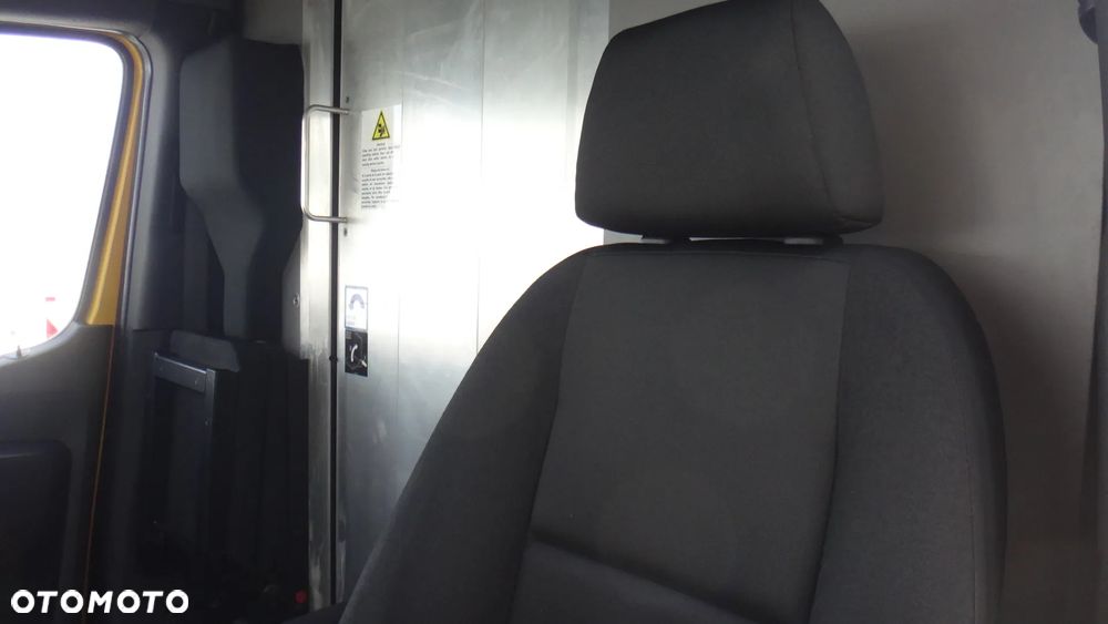 Mercedes-Benz SPRINTER - 16