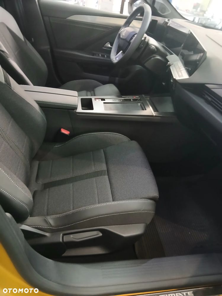 Opel Astra 1.2 T mHEV Ultimate eDTC - 12