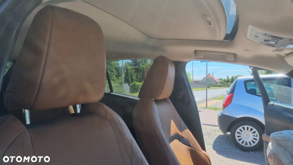 Lexus UX 250h F SPORT - 31
