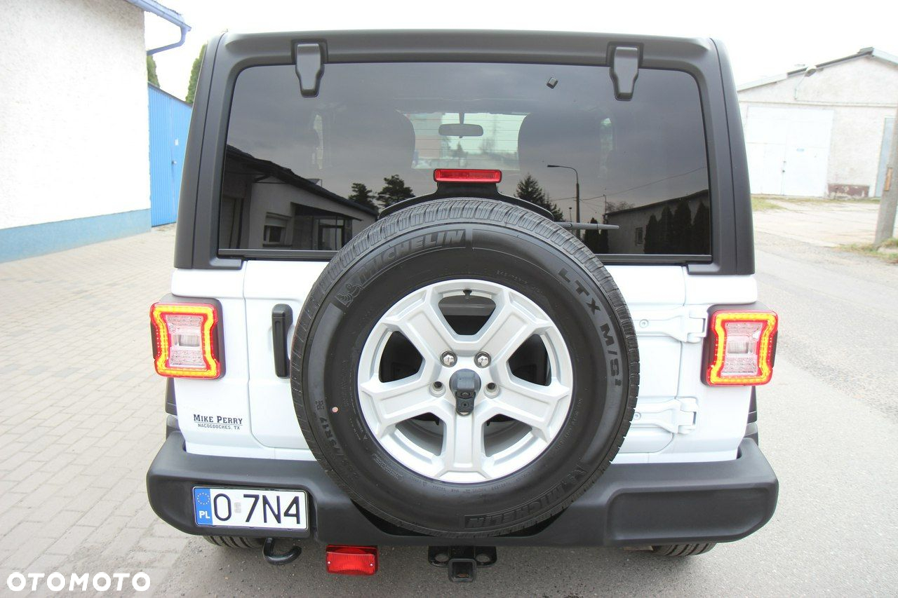 Jeep Wrangler - 10
