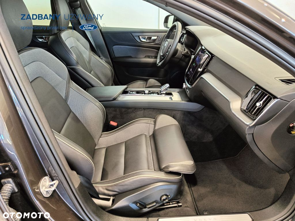 Volvo V60 B4 B Plus Dark - 13