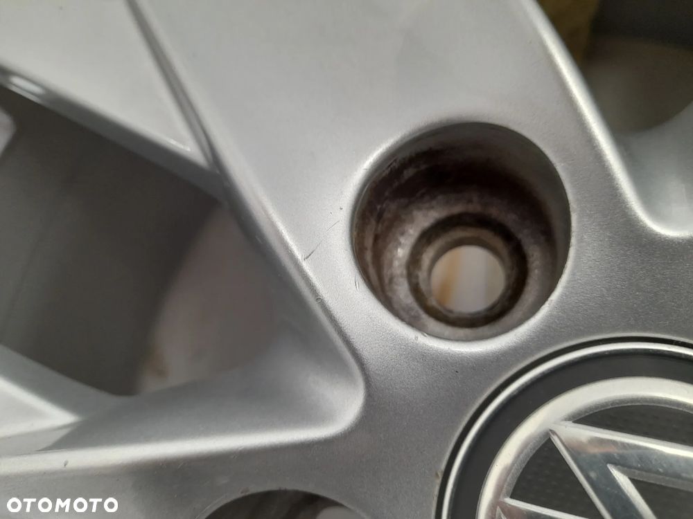Felgi aluminiowe Volkswagen OE 6R0601025AT 6.0" x 15" 5x100 ET40 - 11