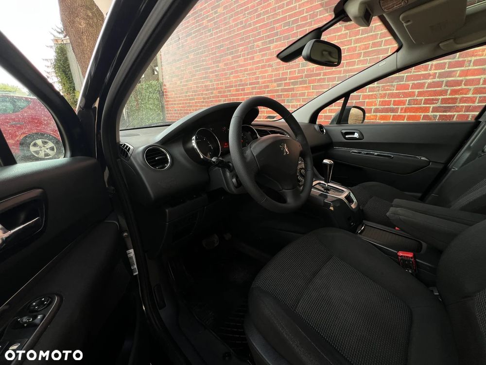 Peugeot 5008 - 8