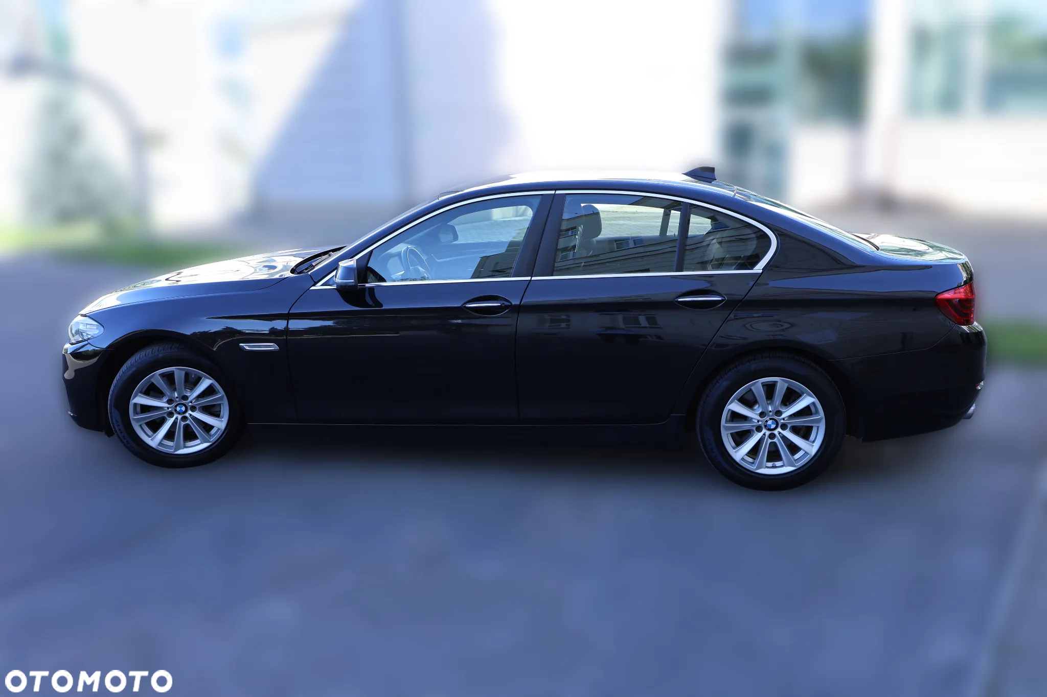 BMW Seria 5 520d xDrive - 9