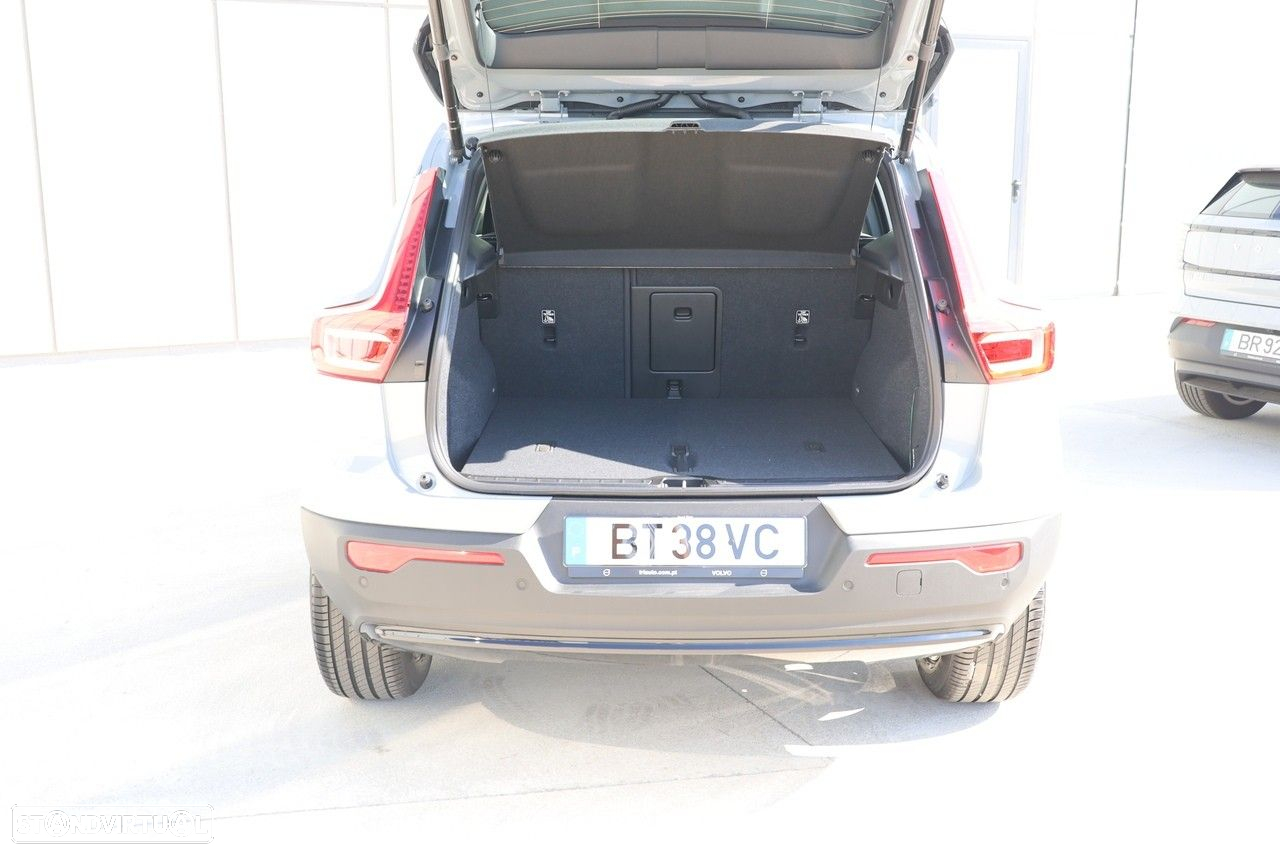Volvo XC 40 2.0 B3 Plus Dark - 4