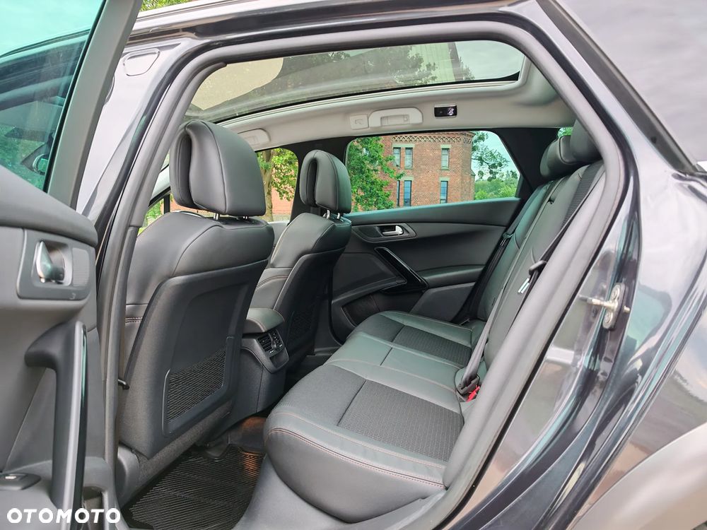 Peugeot 508 RXH Hybrid4 - 10