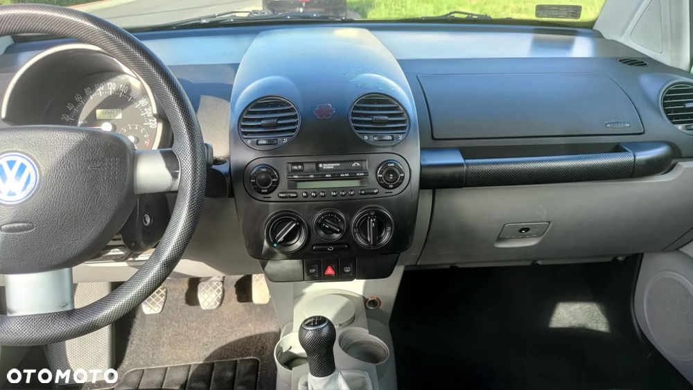 Volkswagen New Beetle 2.0 - 8