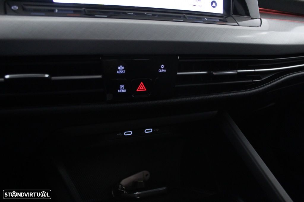 VW Golf 2.0 TDI Life DSG - 28