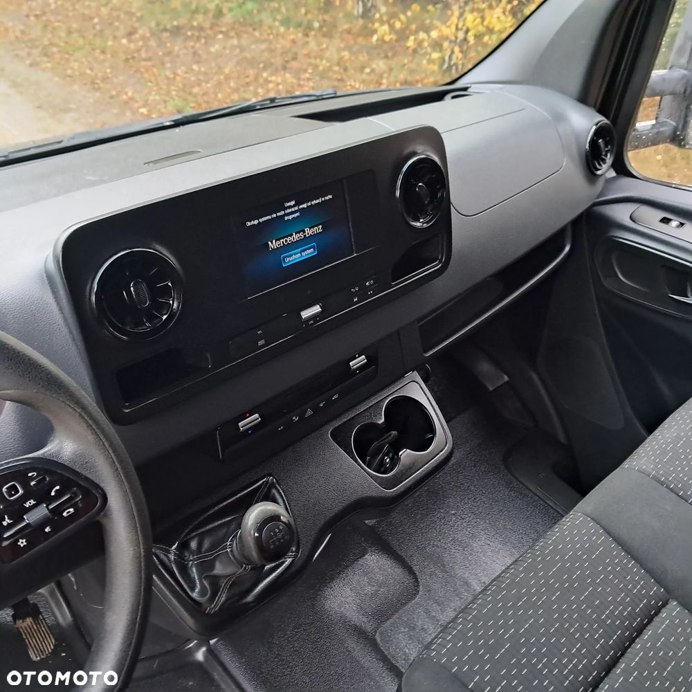 Mercedes-Benz SPRINTER - 16