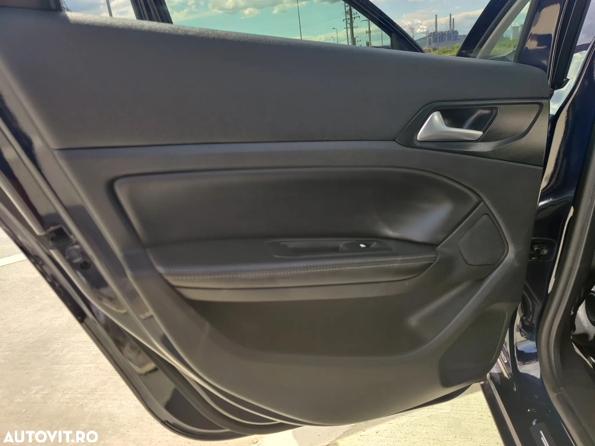 Peugeot 308 SW 1.2 L PureTech Turbo Allure - 13