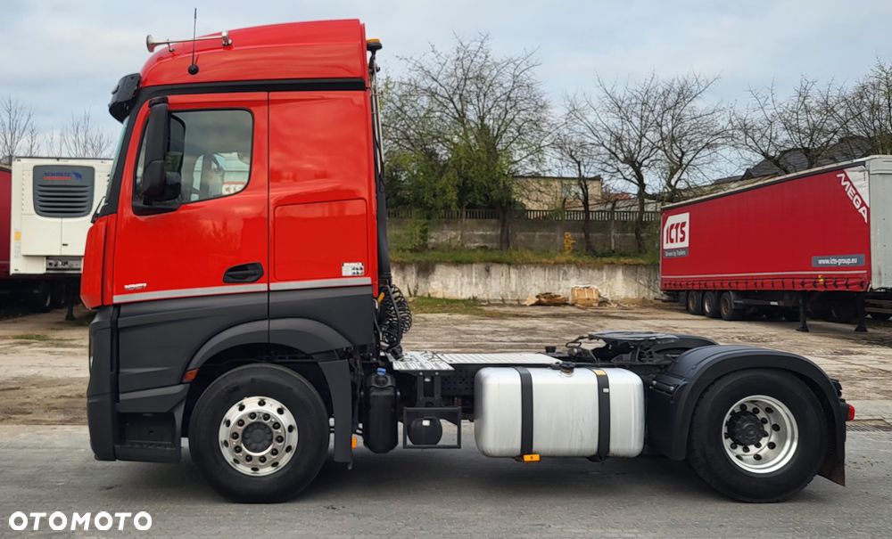 Mercedes-Benz 1851 - 5