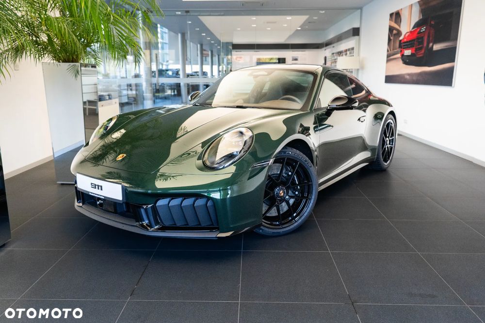 Porsche 911 Carrera T-Hybrid 4 GTS - 2