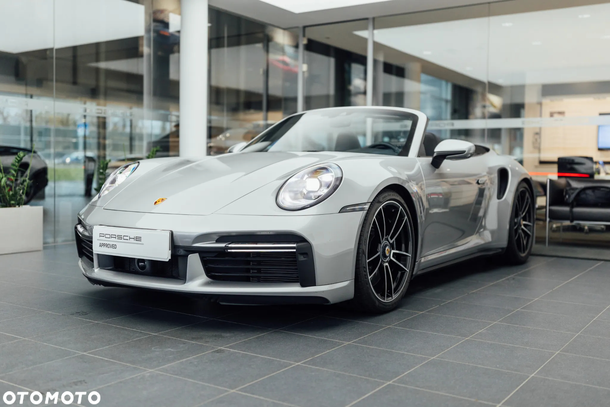 Porsche 911 Carrera Turbo Cabrio - 4