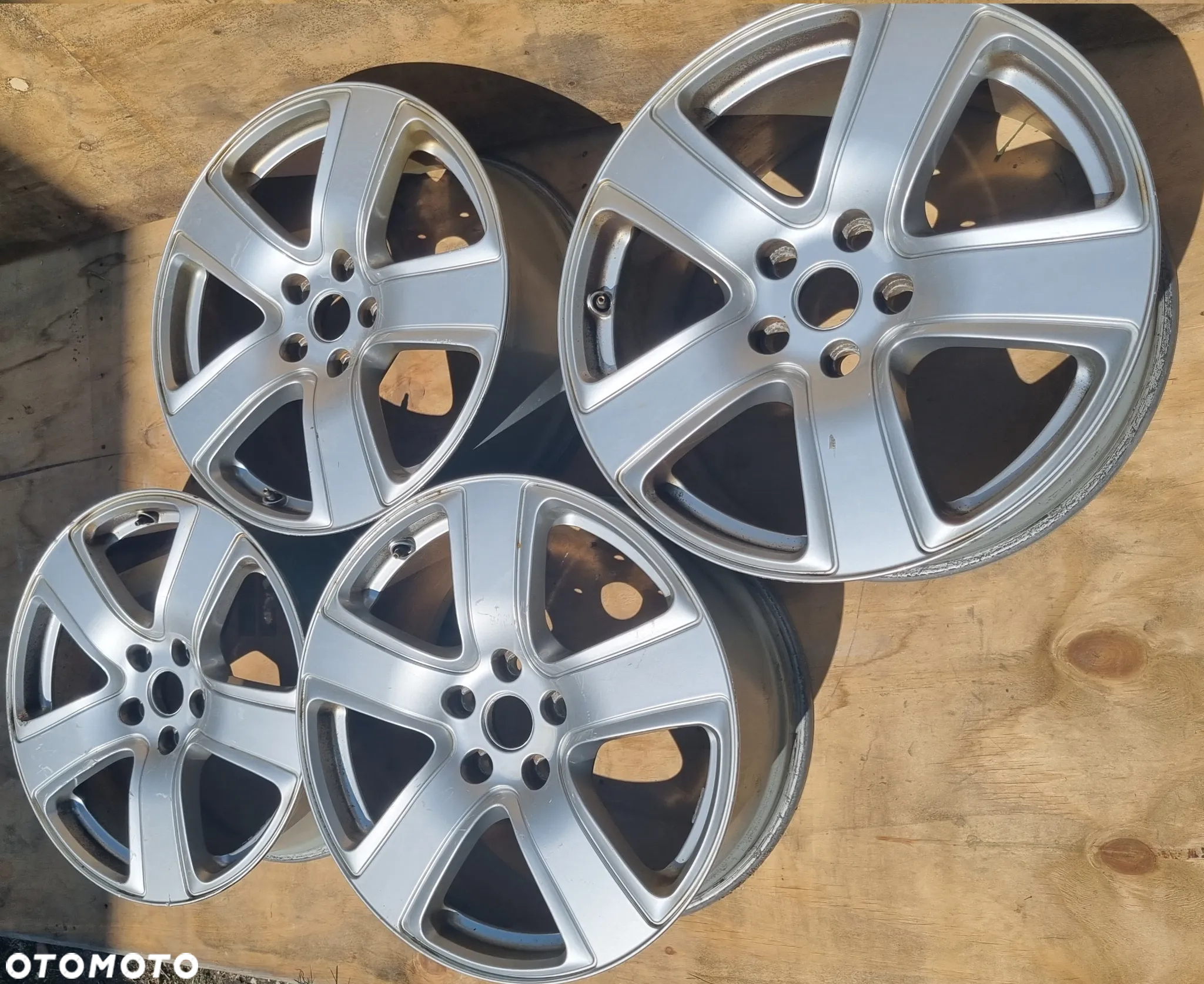 Felgi Koła Range Rover Sport 2010 ET53 5x120 19' - 2