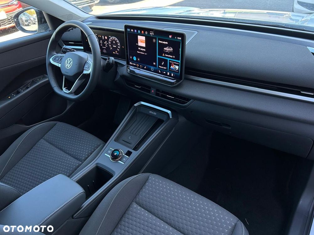 Volkswagen T-Roc - 12