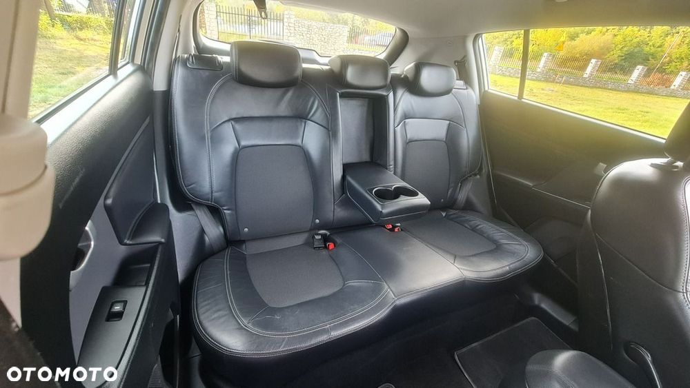 Kia Sportage 2.0 L 2WD - 11