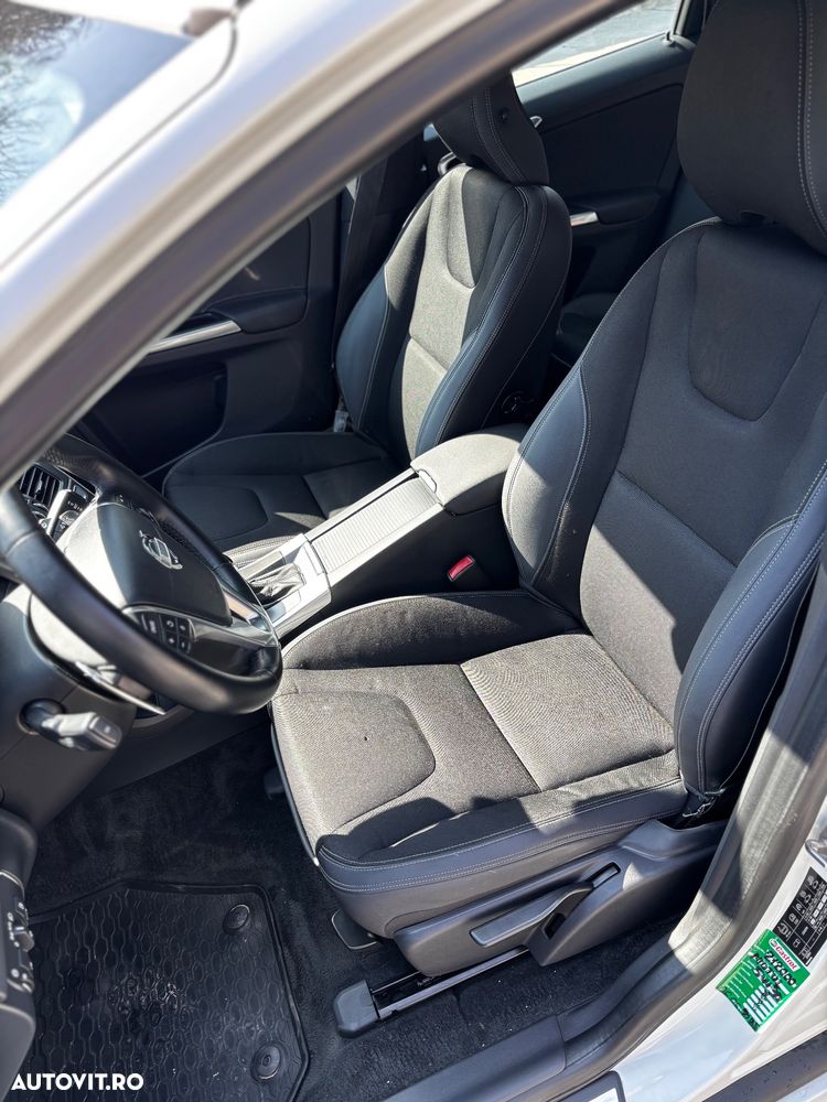 Volvo XC 60 D5 AWD Geartronic Momentum - 5