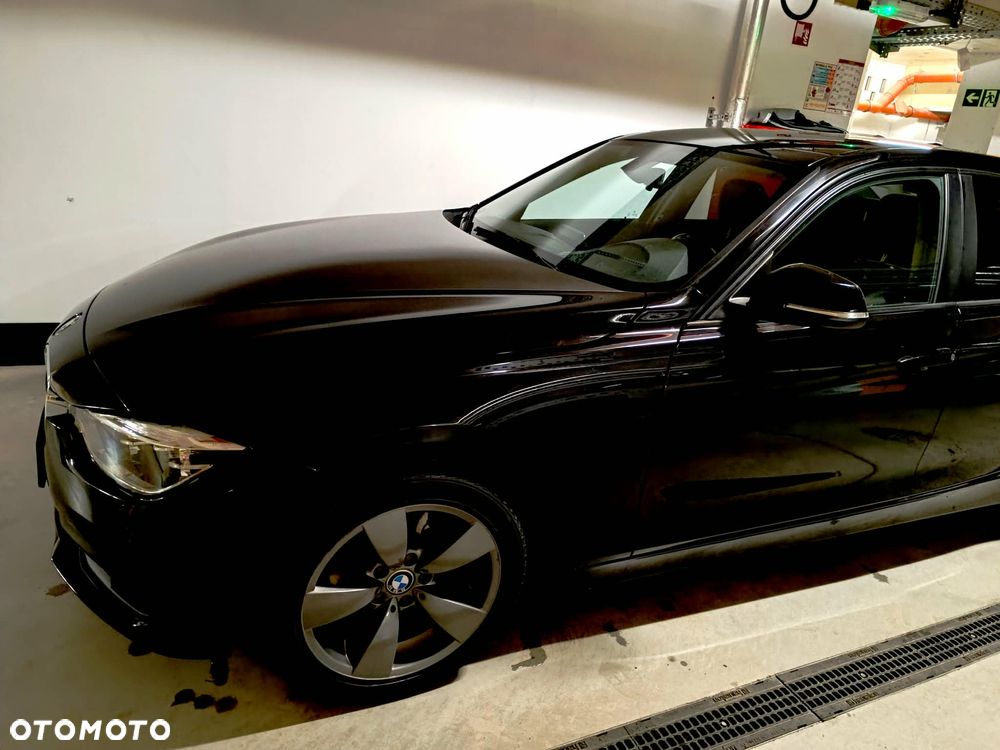 BMW Seria 3 318i - 10