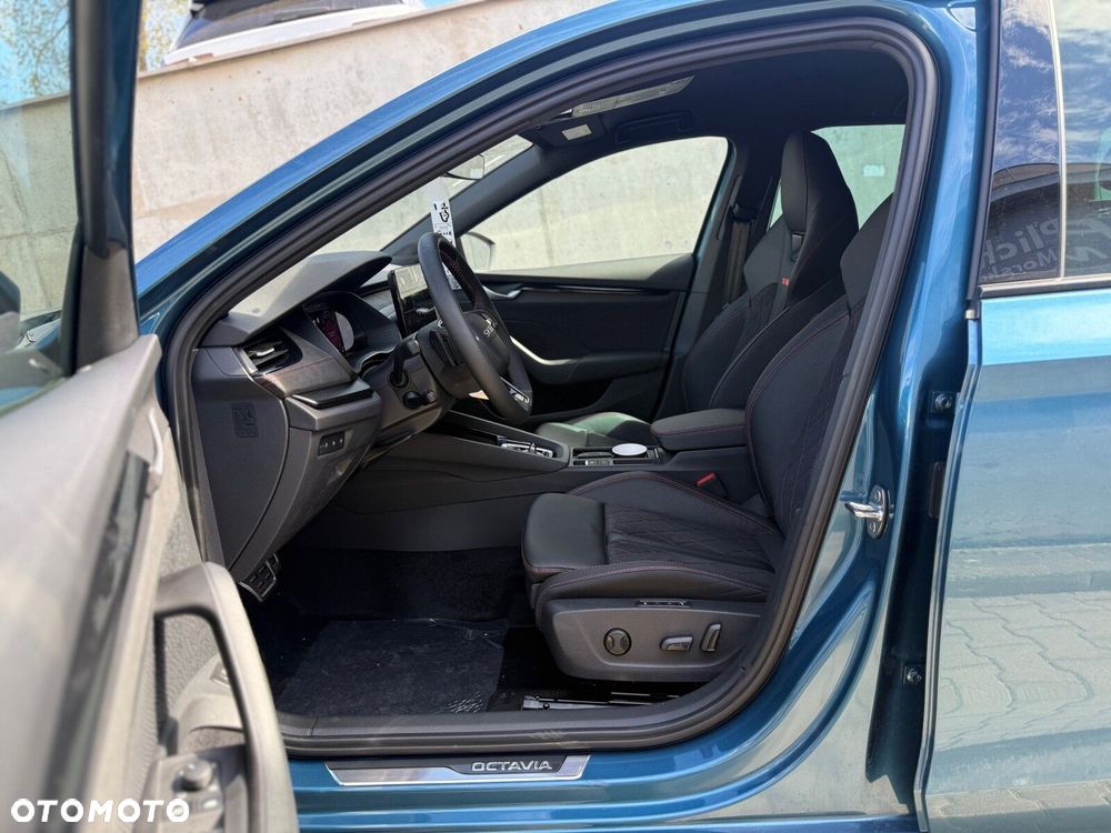 Skoda Octavia 2.0 TSI RS DSG - 11