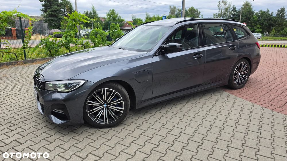 BMW Seria 3 330e M Sport - 31