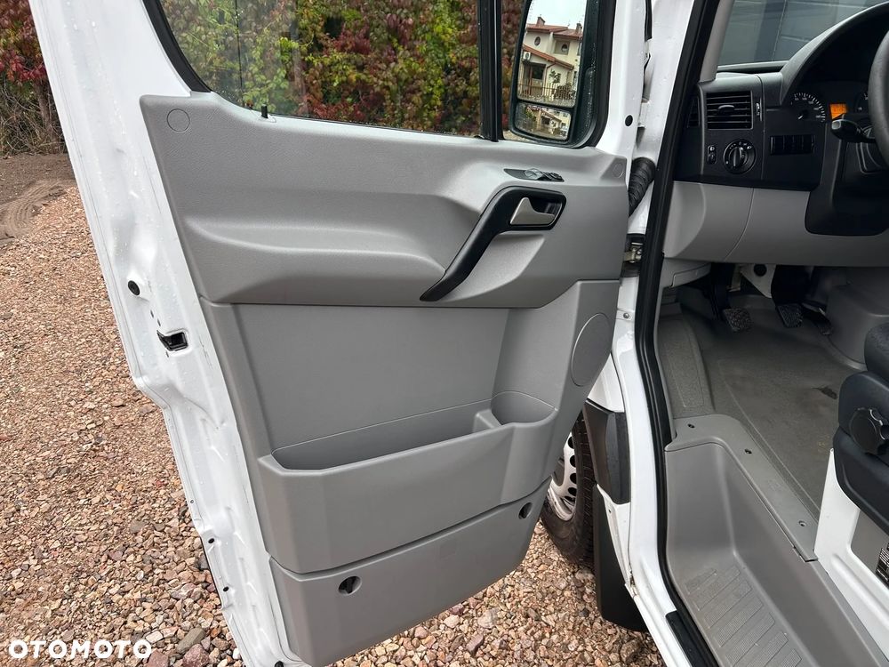 Mercedes-Benz Sprinter - 24