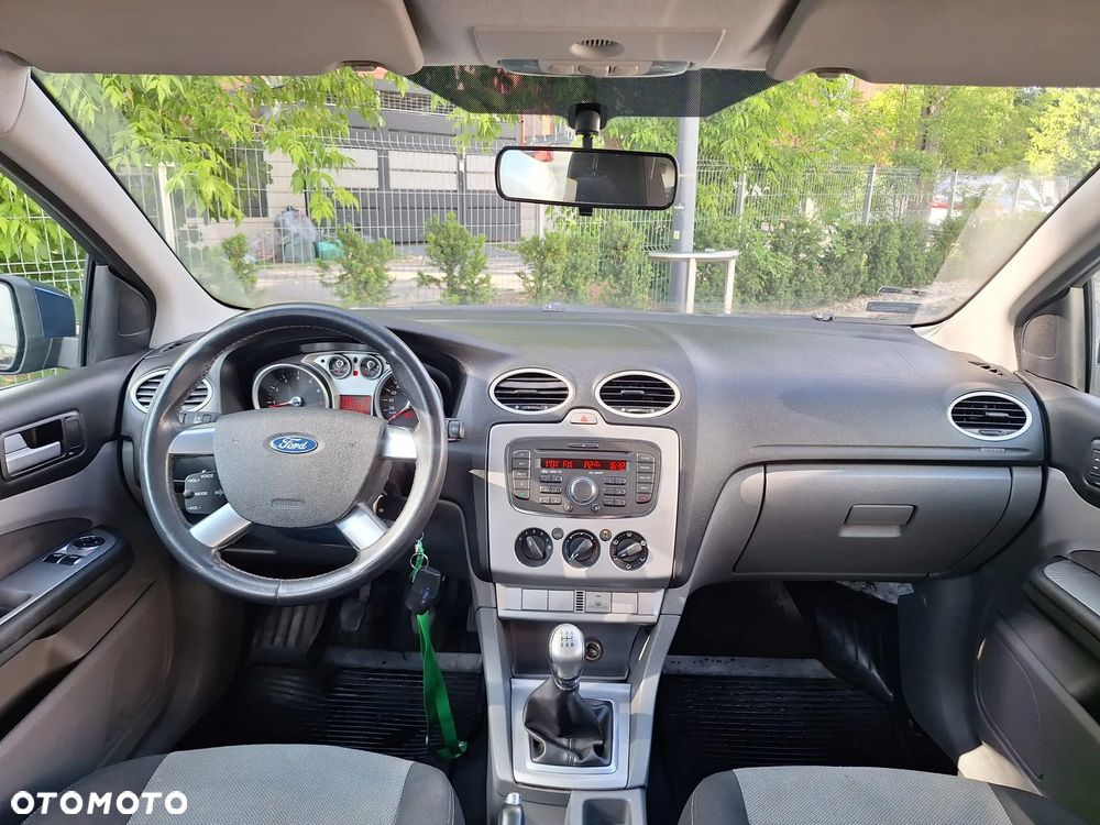 Ford Focus 1.8 Style - 23