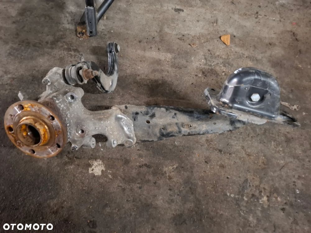 SKODA SUPERB III PASSAT B8 2.0I 4X4 ZWROTNICA  PRAWY TYŁ TYLNA 3Q0505436 RAF-AUTO - 1