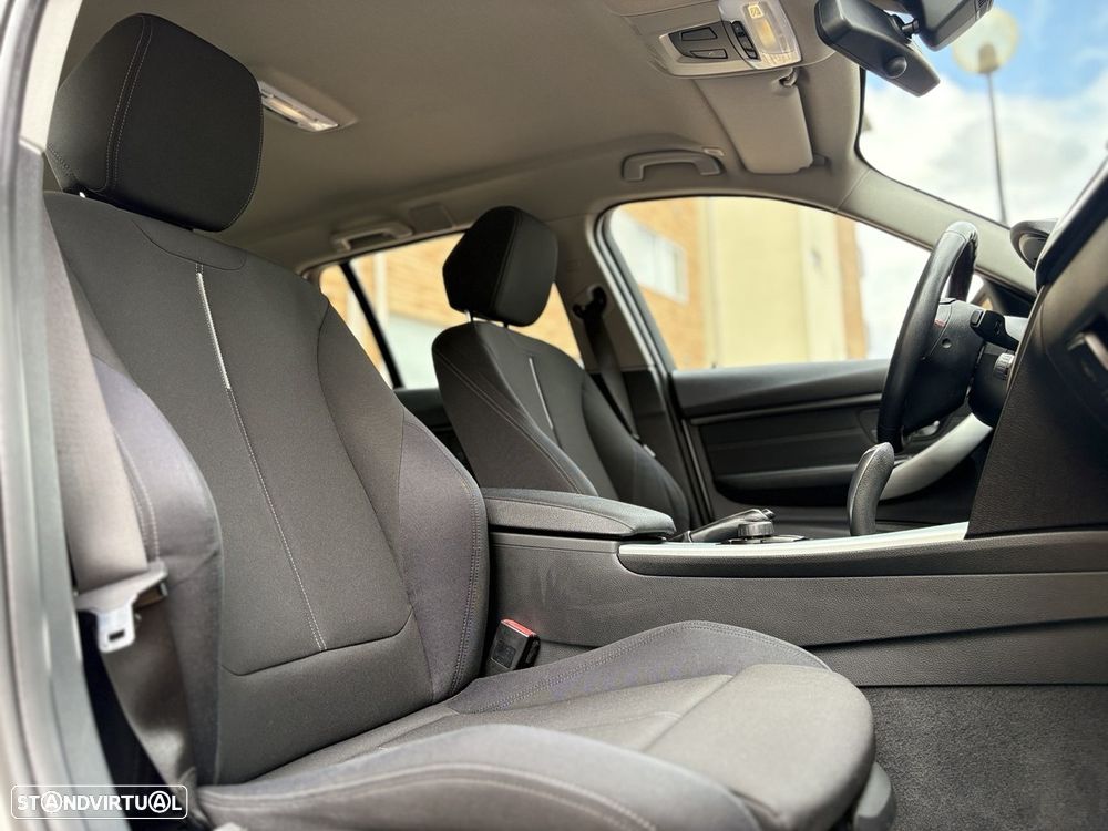 BMW 318 d Auto Line Sport - 14