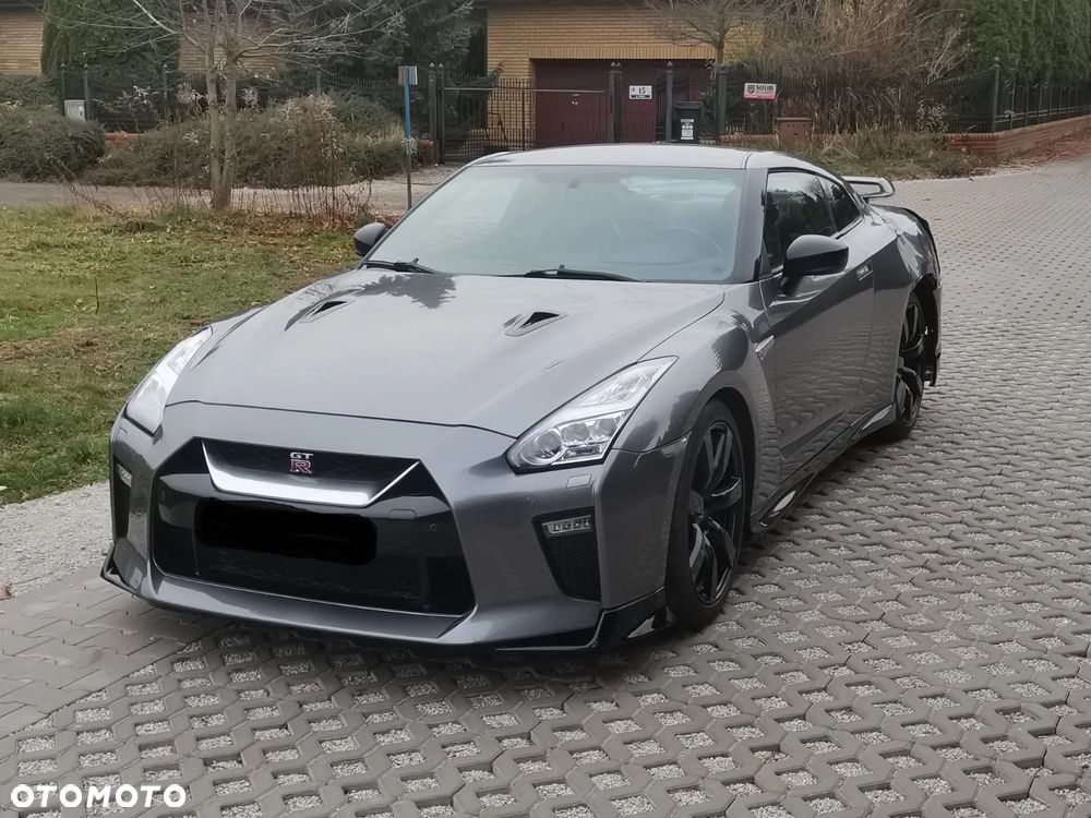 Nissan GT-R - 17