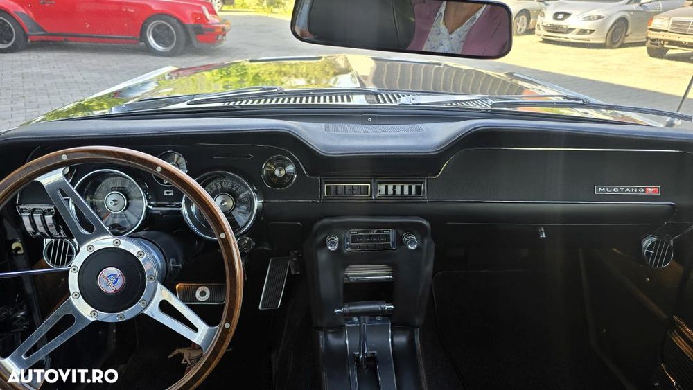 Ford Mustang - 25
