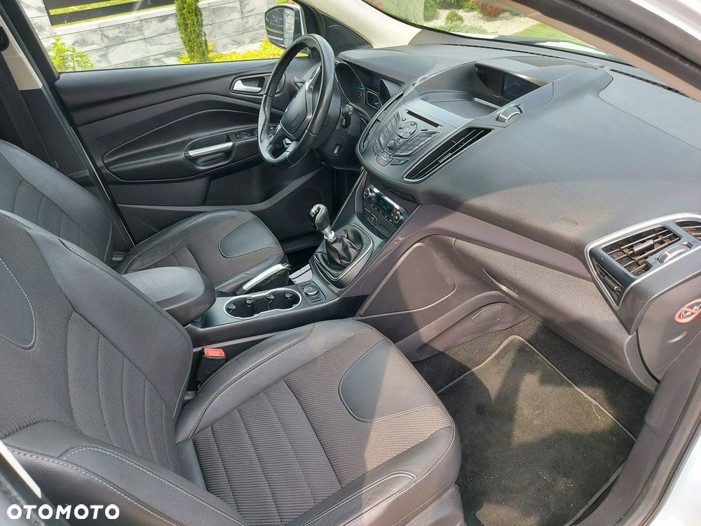 Ford Kuga - 12