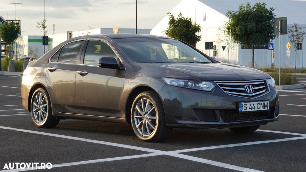 Honda Accord 2.0i Confort - 2