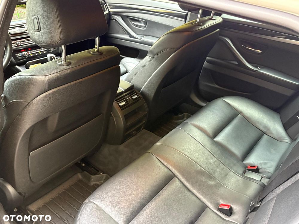 BMW Seria 5 525d xDrive Sport-Aut Luxury Line - 13