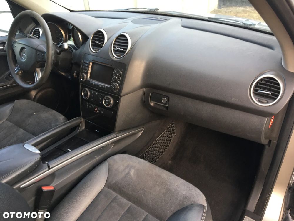 Mercedes-Benz ML - 10