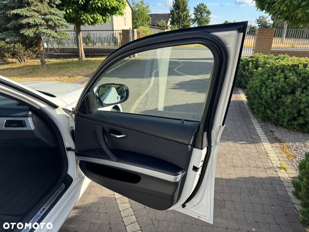 BMW Seria 3 320d M Sport EU6 - 29