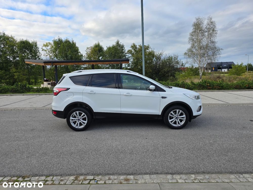 Ford Kuga 1.5 EcoBoost 2x4 Titanium - 24