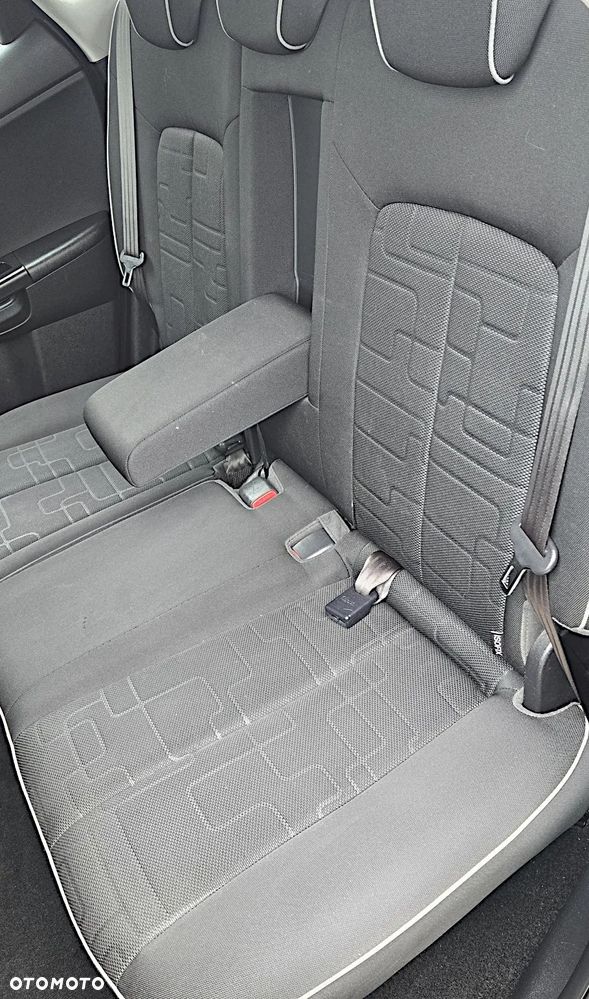 Kia Venga 1.4 CVVT Vision - 22