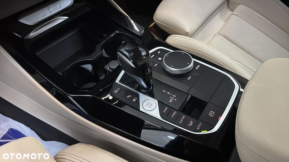 BMW X3 xDrive30e - 16