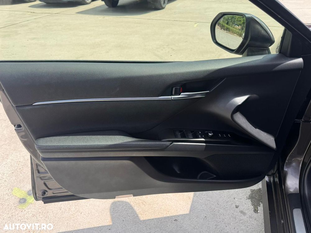 Toyota Camry 2.5 Exclusive - 17