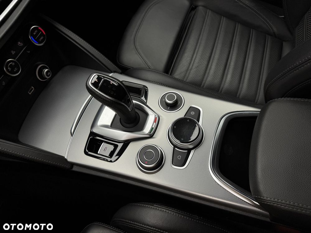 Alfa Romeo Stelvio 2.0 Turbo Veloce Q4 - 28