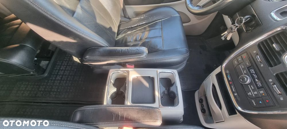 Chrysler Town & Country 3.6 Touring - 5