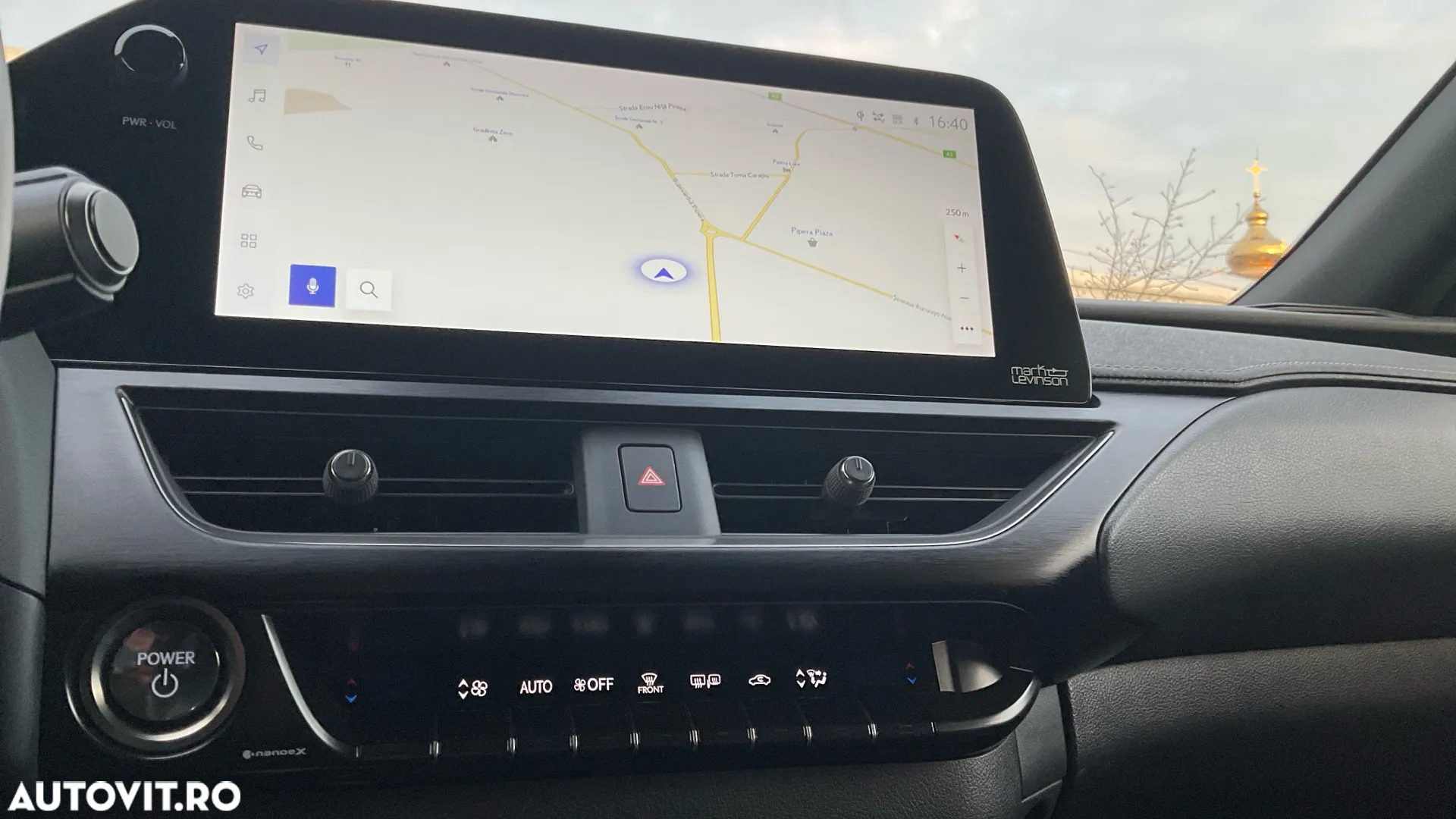 Lexus UX 250h 2.0L HEV 20H- (178 HP) 4X4 CVT Luxury - 32
