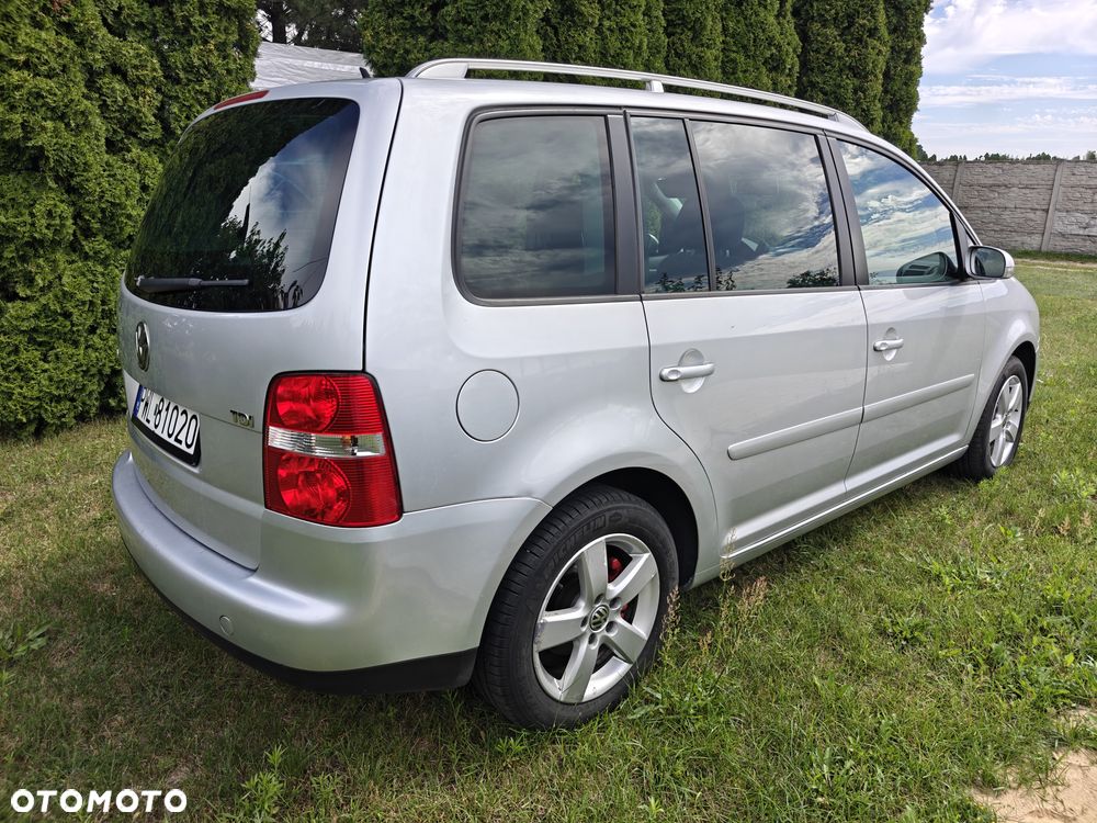 Volkswagen Touran - 34