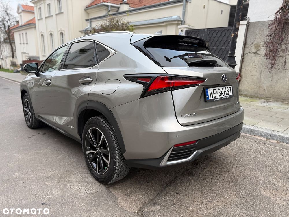 Lexus NX 300h Prestige AWD - 8