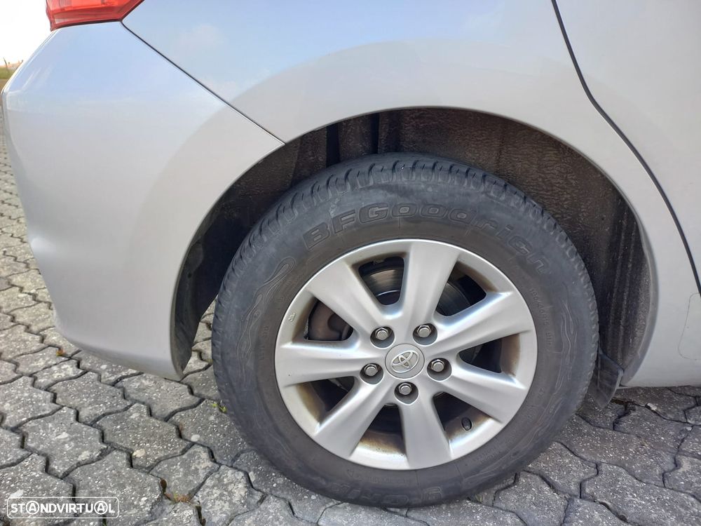 Toyota Auris 1.4 D-4D - 14