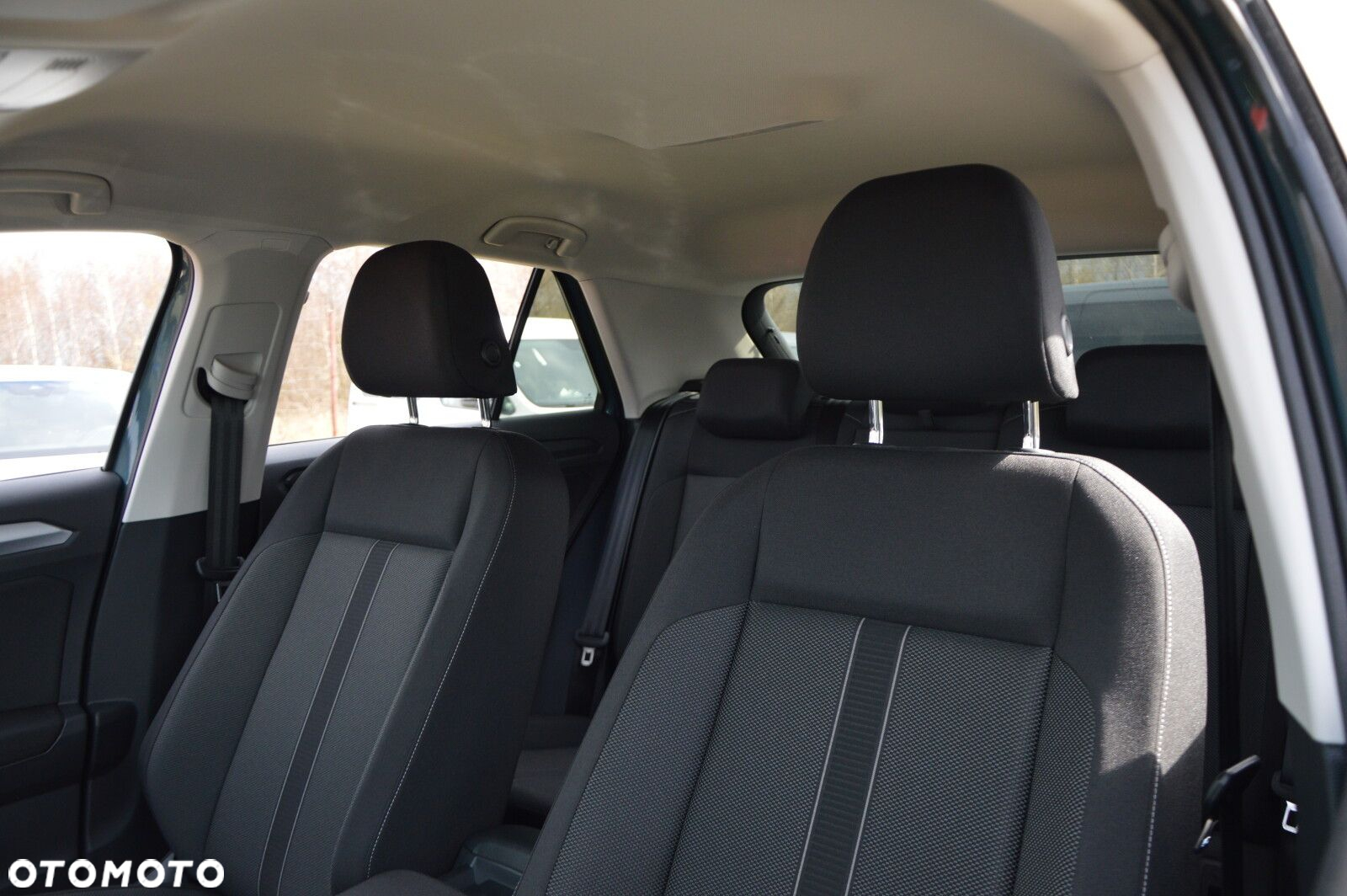 Volkswagen T-Roc - 8
