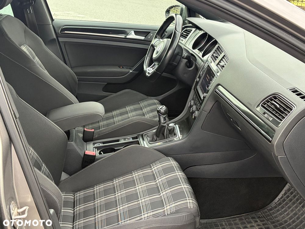 Volkswagen Golf GTD (BlueMotion Technology) - 28
